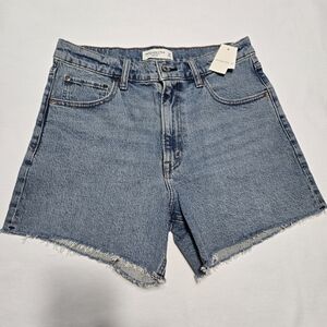 NWT Abercrombie & Fitch The Dad Short High Rise Cut Off Medium Wash Shorts sz 30